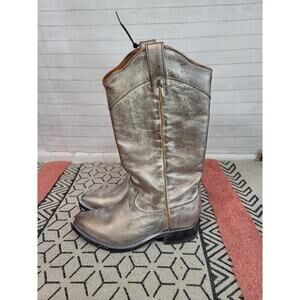 FRYE Billy Daisy Pull-On Leather Western Boots in Light Metallic Gold, sz 7